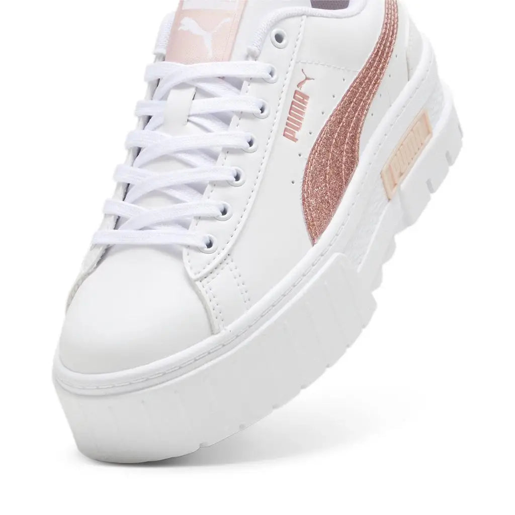Sneakers Shoes Beautiful & Elegant