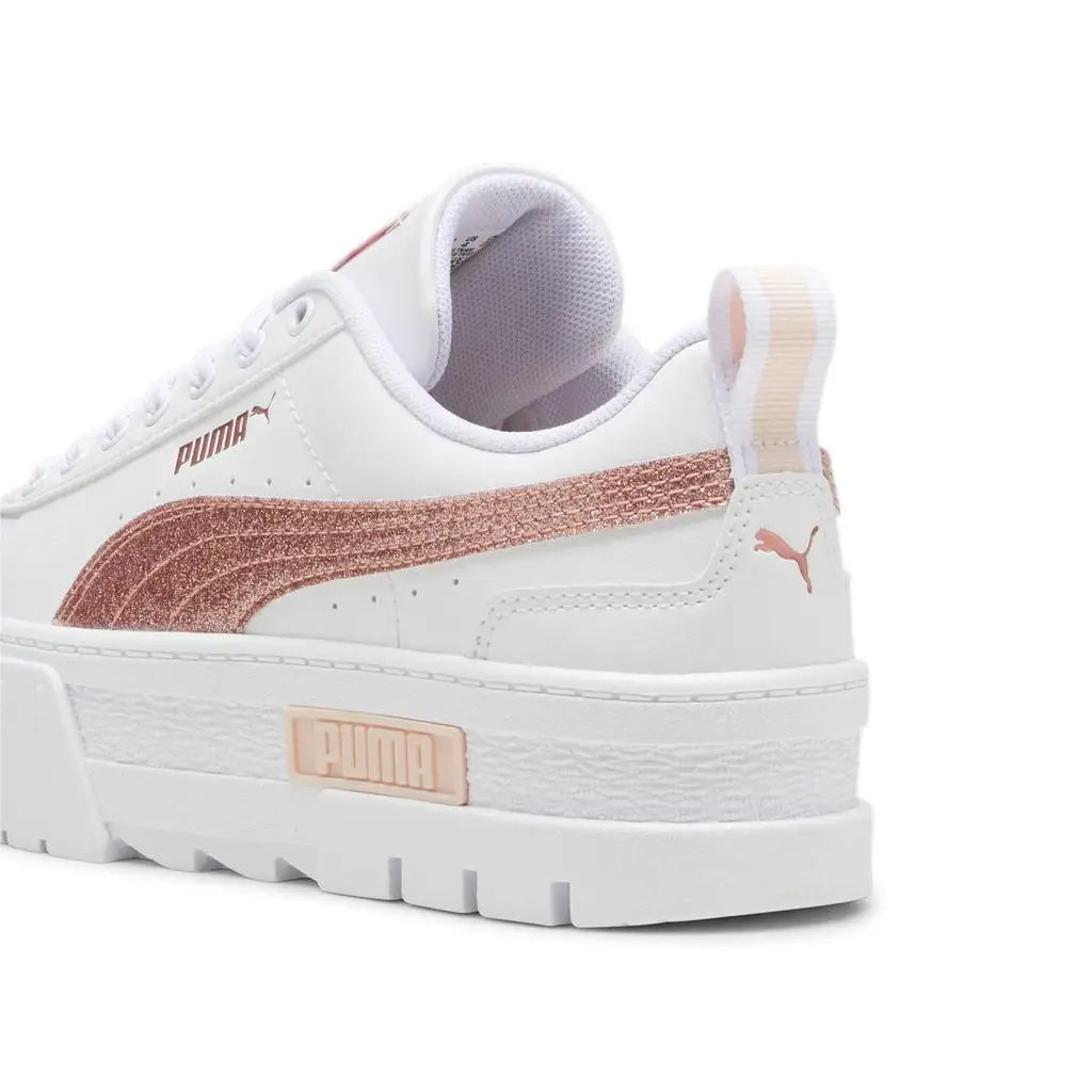 Sneakers Shoes Beautiful & Elegant